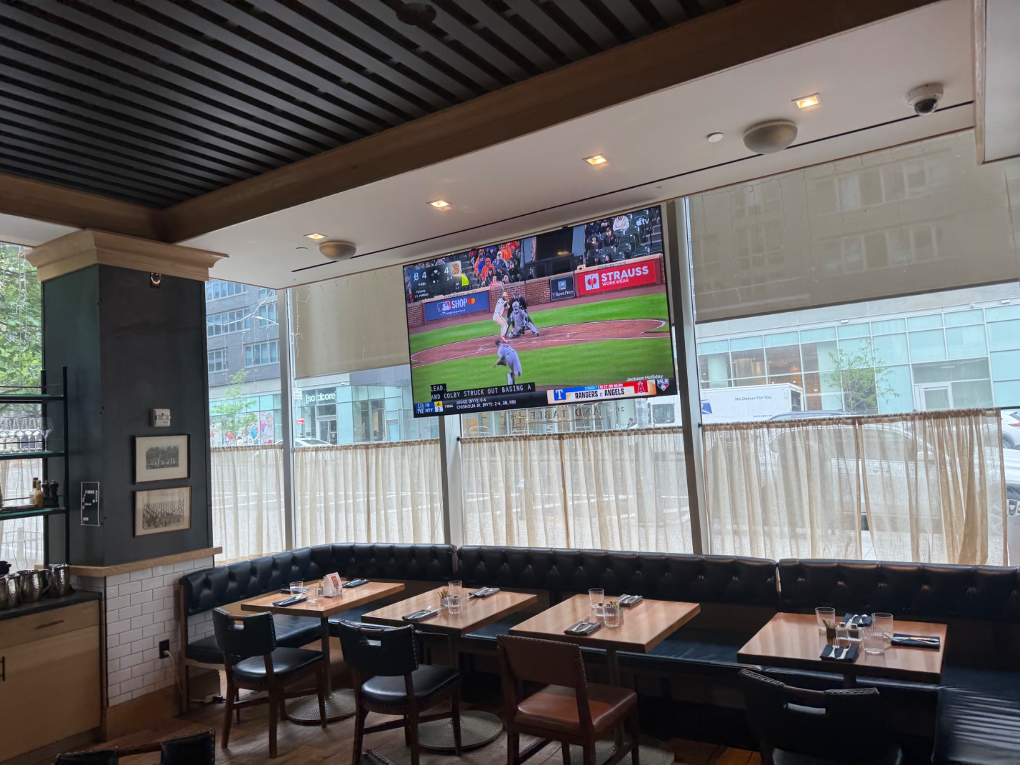 Restaurant with integrated commercial television, audio and lighting