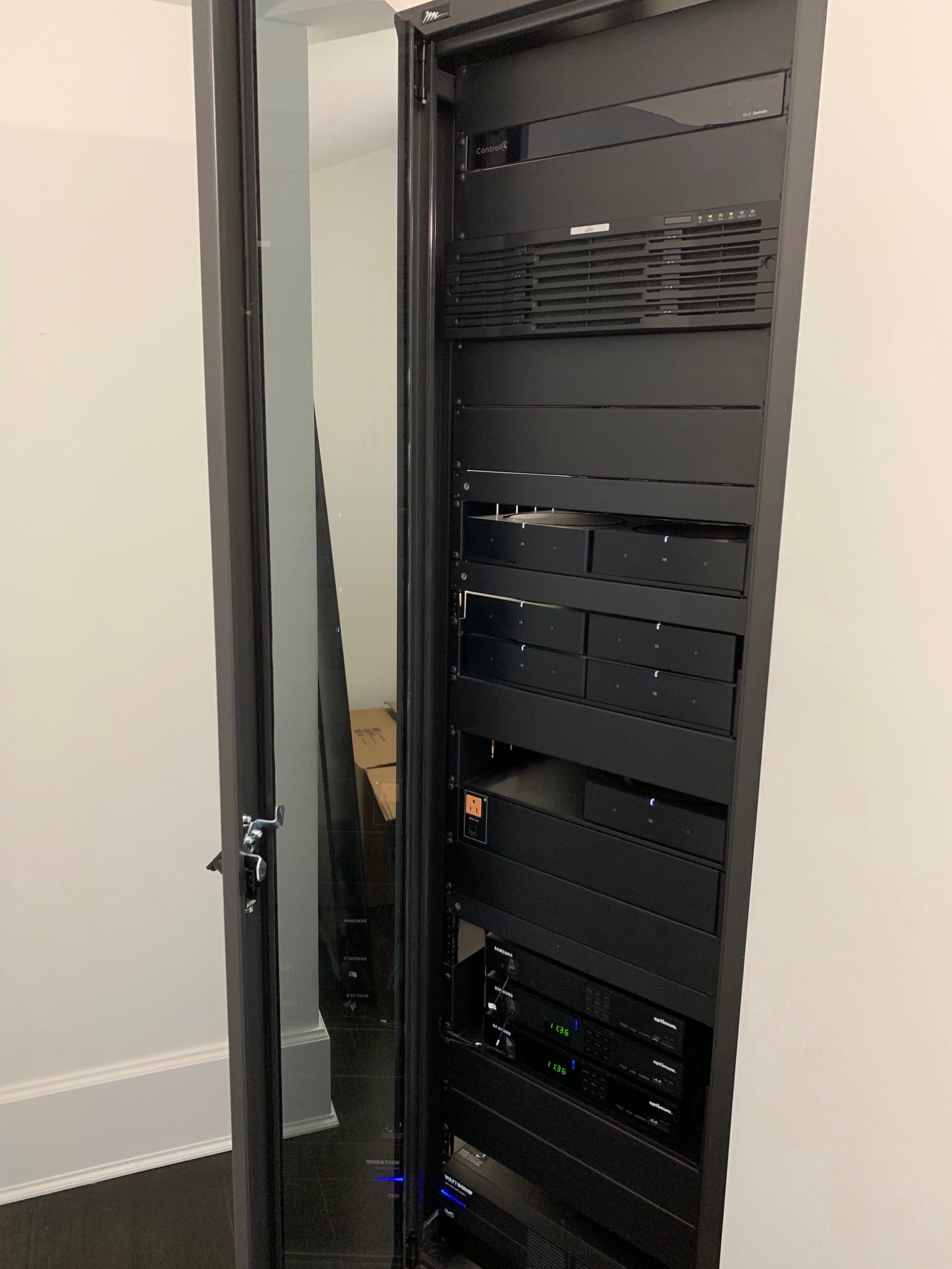 Professional equipment rack